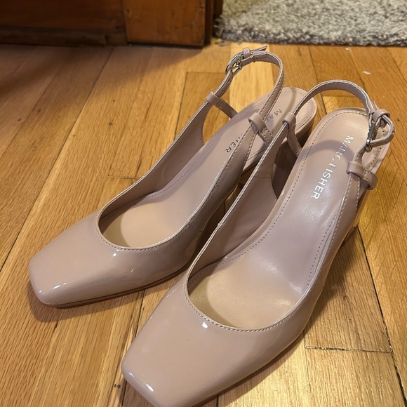 Chic Nude Patent Leather Block Heels - Picture 2 of 4